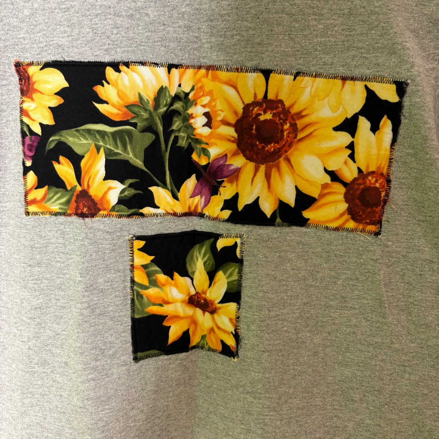 M Grey Sunflower Patch Tee