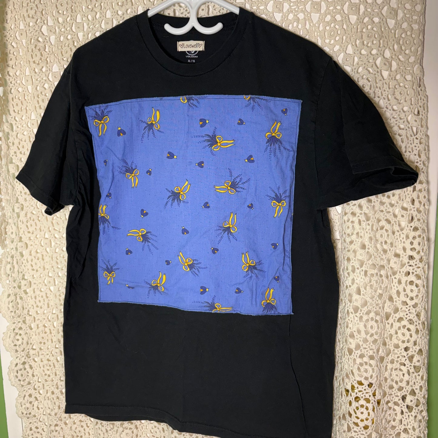 XL Black Bow Patch Tee 2