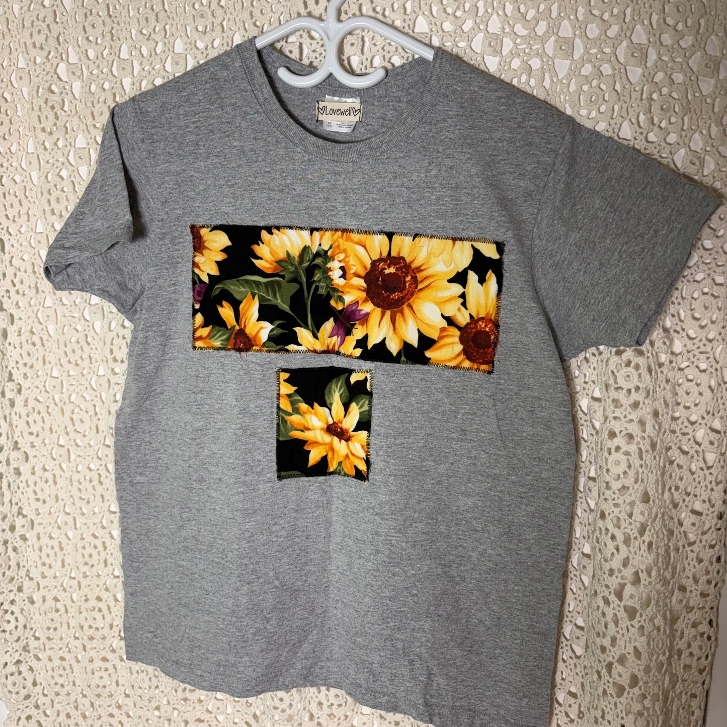 M Grey Sunflower Patch Tee
