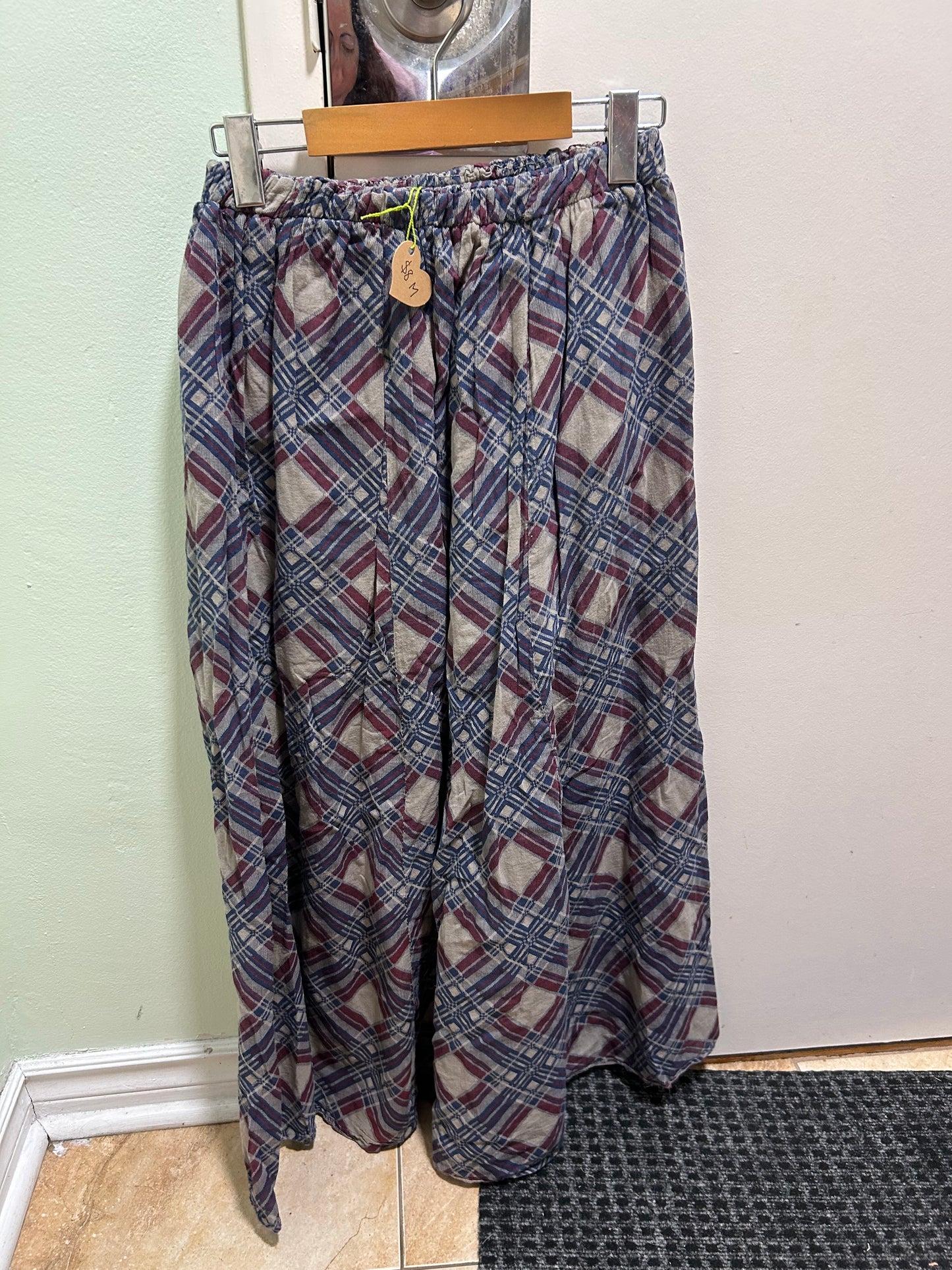 M/L Vintage Patterned Skirt