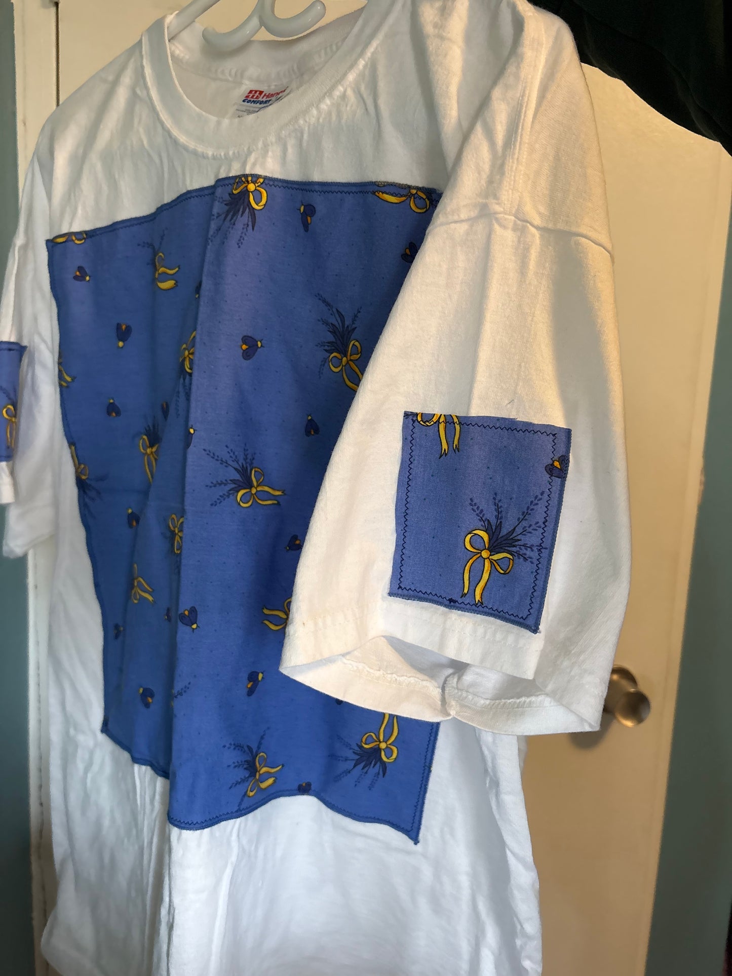 XL Blue Bows Patch Tee